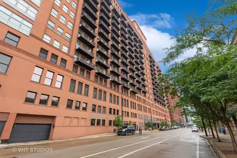 165 N Canal St #1422, Chicago, IL 60606