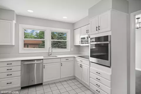 411 Springside Ln, Buffalo Grove, IL 60089 photo 5
