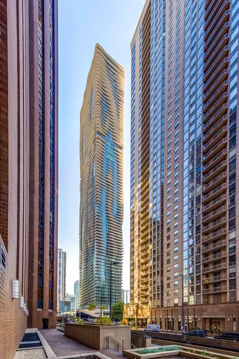 225 N Columbus Dr #6102, Chicago, IL 60601