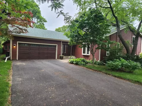 376 Belle Plaine Ave, Gurnee, IL 60031