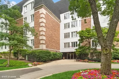 225 Lake Blvd #519, Buffalo Grove, IL 60089
