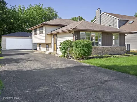 1618 Taft Ave, Wheaton, IL 60189