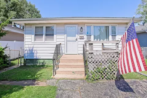 3004 Gilead Ave, Zion, IL 60099