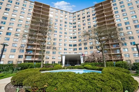 6833 N Kedzie Ave #903, Chicago, IL 60645