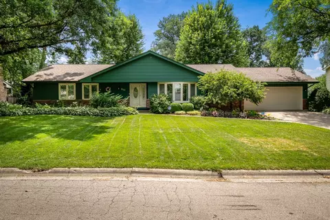 5757 Inverness Dr, Rockford, IL 61107