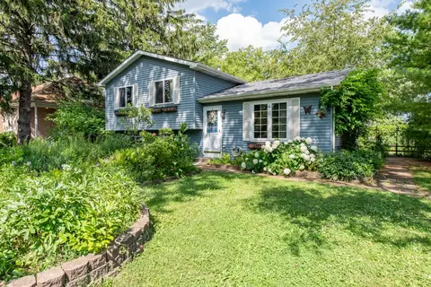 1703 Galilee Ave, Zion, IL 60099