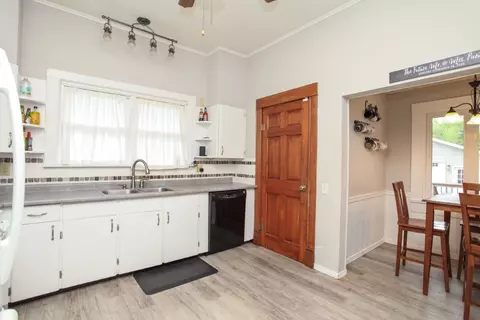710 E Center St, Le Roy, IL 61752 photo 14