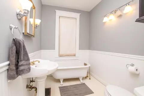 710 E Center St, Le Roy, IL 61752 photo 9