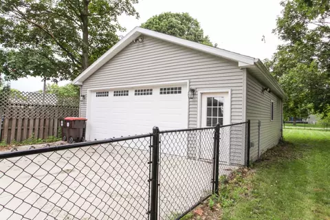 710 E Center St, Le Roy, IL 61752 photo 37