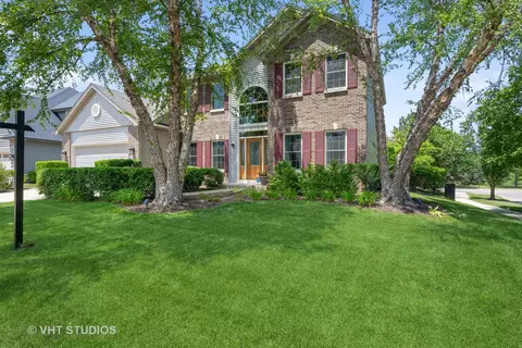 2384 Crabapple Ct, Aurora, IL 60503