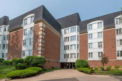 175 Lake Blvd #314, Buffalo Grove, IL 60089