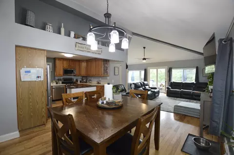 118 N Kent Rd, Mchenry, IL 60051 photo 6