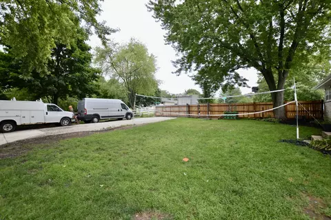 118 N Kent Rd, Mchenry, IL 60051 photo 2