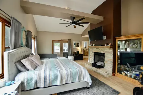 118 N Kent Rd, Mchenry, IL 60051 photo 9