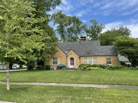 320 N Locust St, Toluca, IL 61369