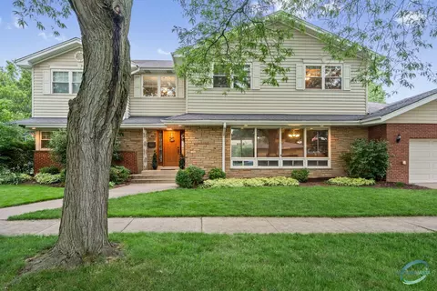 3650 W 93rd St, Evergreen Park, IL 60805
