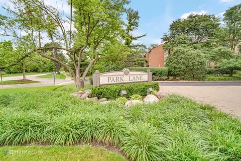 44 Park Ln #530, Park Ridge, IL 60068