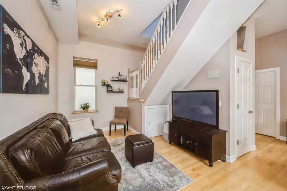  1500 N Greenview Ave #2R, Chicago, IL 60642 photo 4