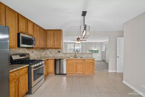 546 Conservatory Ln, Aurora, IL 60502 photo 6