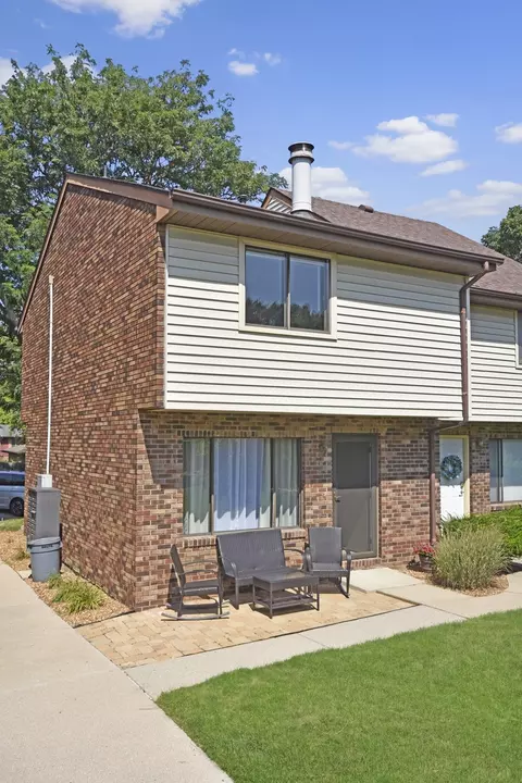 1405 E Vernon Ave #1, Normal, IL 61761 photo 3