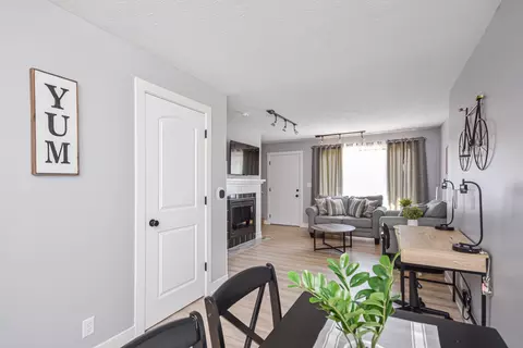 1405 E Vernon Ave #1, Normal, IL 61761 photo 17