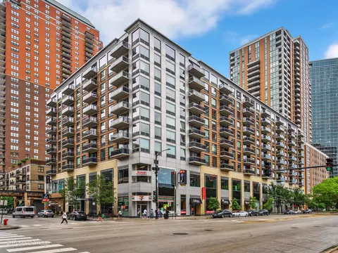 1 E 8th St #906, Chicago, IL 60605