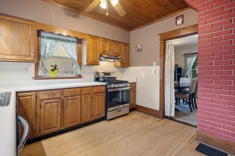 20 E Pine Ave, Roselle, IL 60172 photo 12