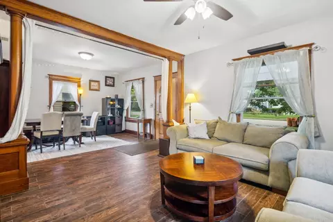 20 E Pine Ave, Roselle, IL 60172 photo 7