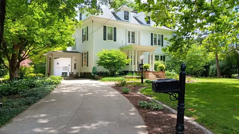 1325 S Main St, Princeton, IL 61356