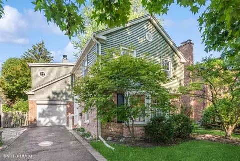 81 Salem Ln, Evanston, IL 60203