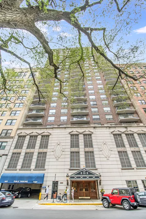 1250 N Dearborn St #23C, Chicago, IL 60610