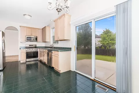 11715 S Decathalon Ln, Plainfield, IL 60585 photo 8