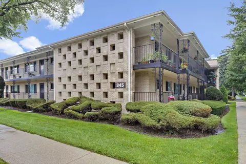845 Busse Hwy #105, Park Ridge, IL 60068