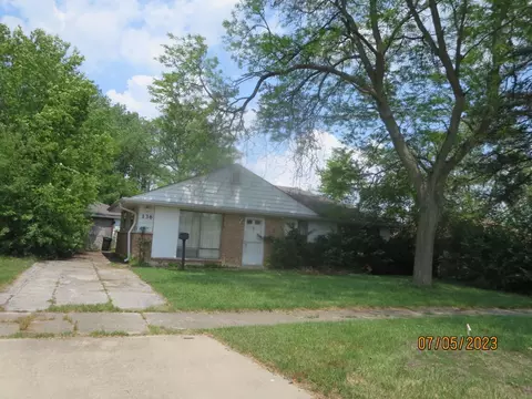 136 Blackhawk Dr, Park Forest, IL 60466