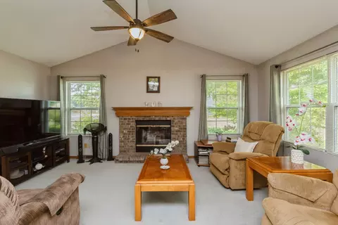 808 E 6th St, Belvidere, IL 61008 photo 12
