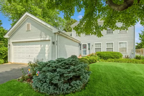 808 E 6th St, Belvidere, IL 61008 photo 2