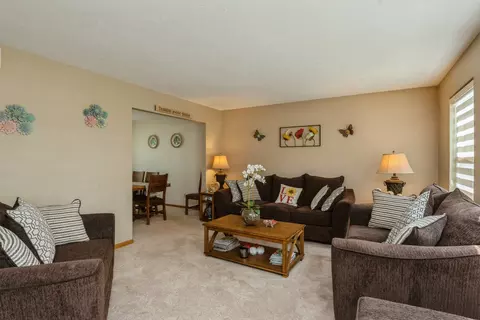 808 E 6th St, Belvidere, IL 61008 photo 5
