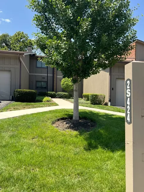 2 S424 Emerald Green Dr #42-A, Warrenville, IL 60555
