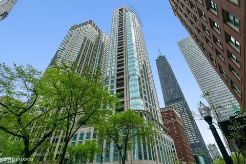 50 E Chestnut St #1701, Chicago, IL 60611