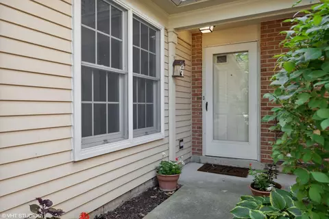 30 W051 Penny Ln, Warrenville, IL 60555