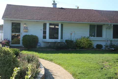 9010 S Beck Pl, Hometown, IL 60456