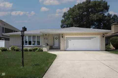 9236 Kedvale Ave, Oak Lawn, IL 60453