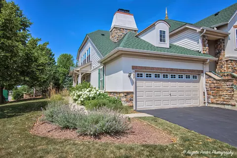 382 Bay Tree Cir, Vernon Hills, IL 60061