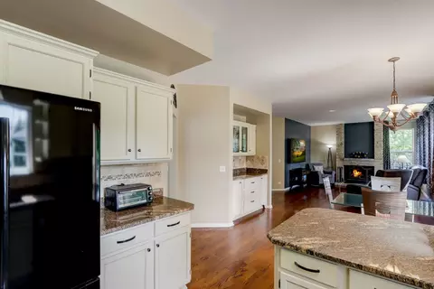 903 Adderly Ln, Gurnee, IL 60031 photo 8