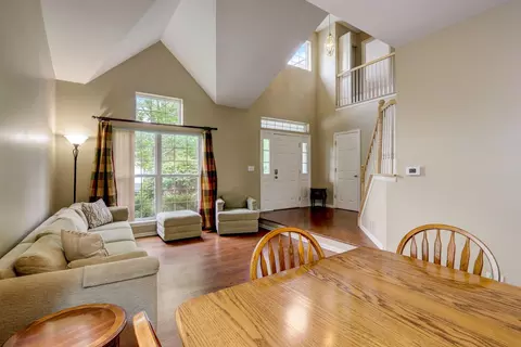 903 Adderly Ln, Gurnee, IL 60031 photo 5