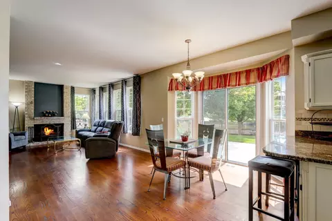 903 Adderly Ln, Gurnee, IL 60031 photo 11