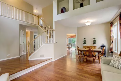 903 Adderly Ln, Gurnee, IL 60031 photo 4