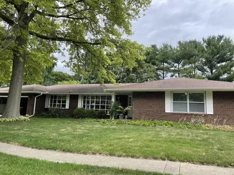 102 W Holmes St, Urbana, IL 61801