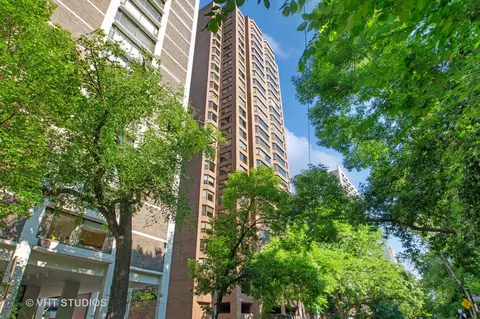 1410 N State Pkwy #17A, Chicago, IL 60610