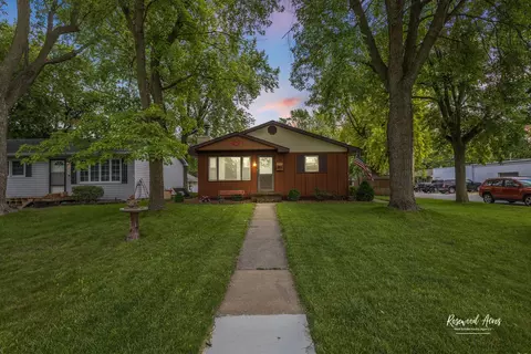 1410 E Broadway St, Bradley, IL 60915